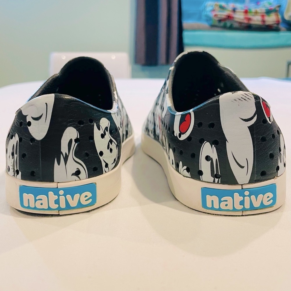 Native Shoes Mickey Mouse Jefferson Boys 5 Womens 7 Disney Slip-Ons Black Vegan - Picture 4 of 5